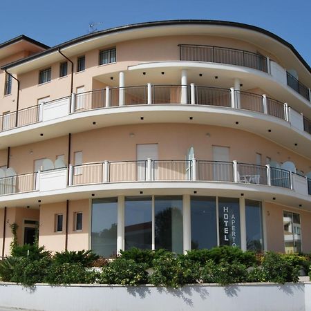 Hotel Europa Nereto Екстер'єр фото