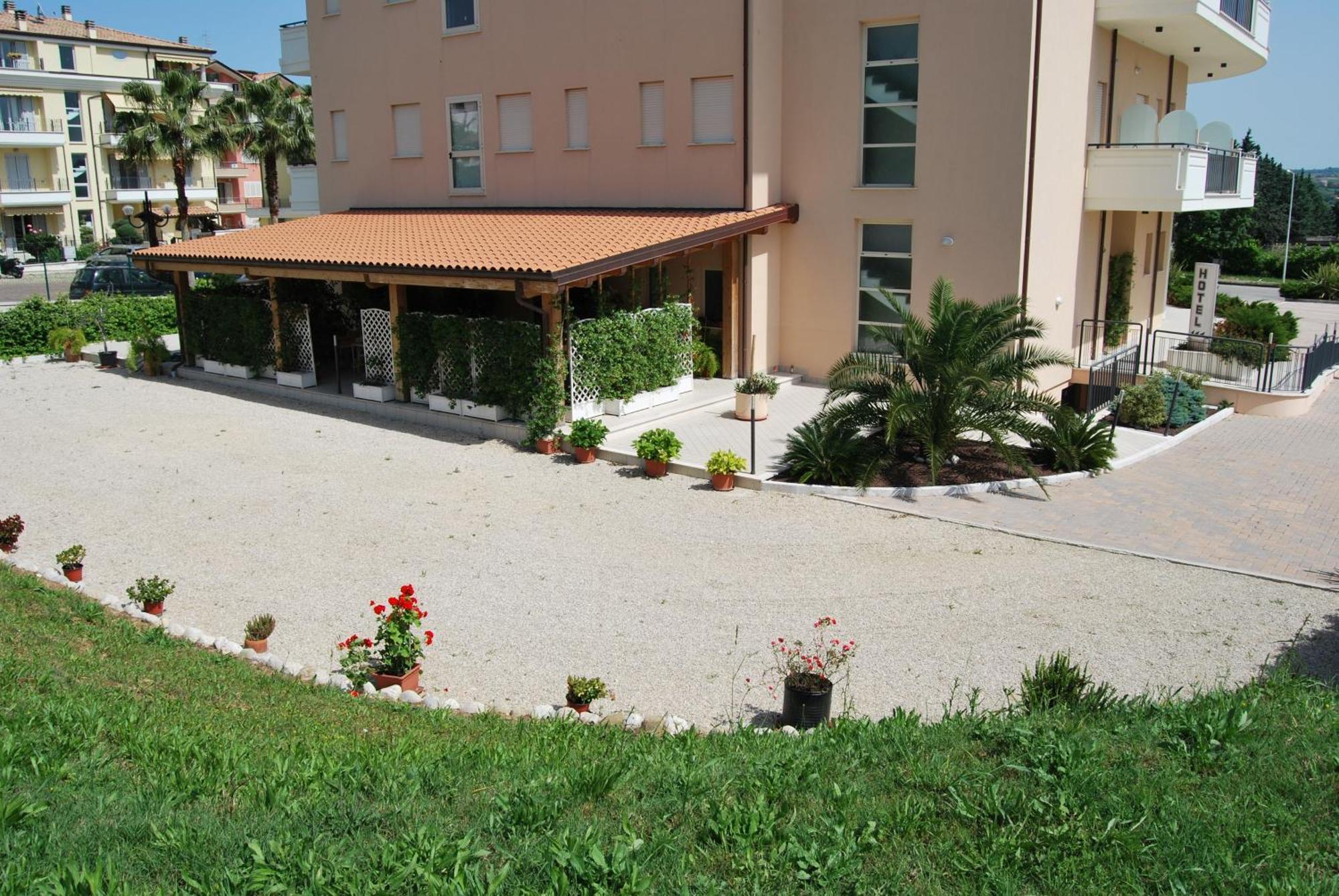 Hotel Europa Nereto Екстер'єр фото