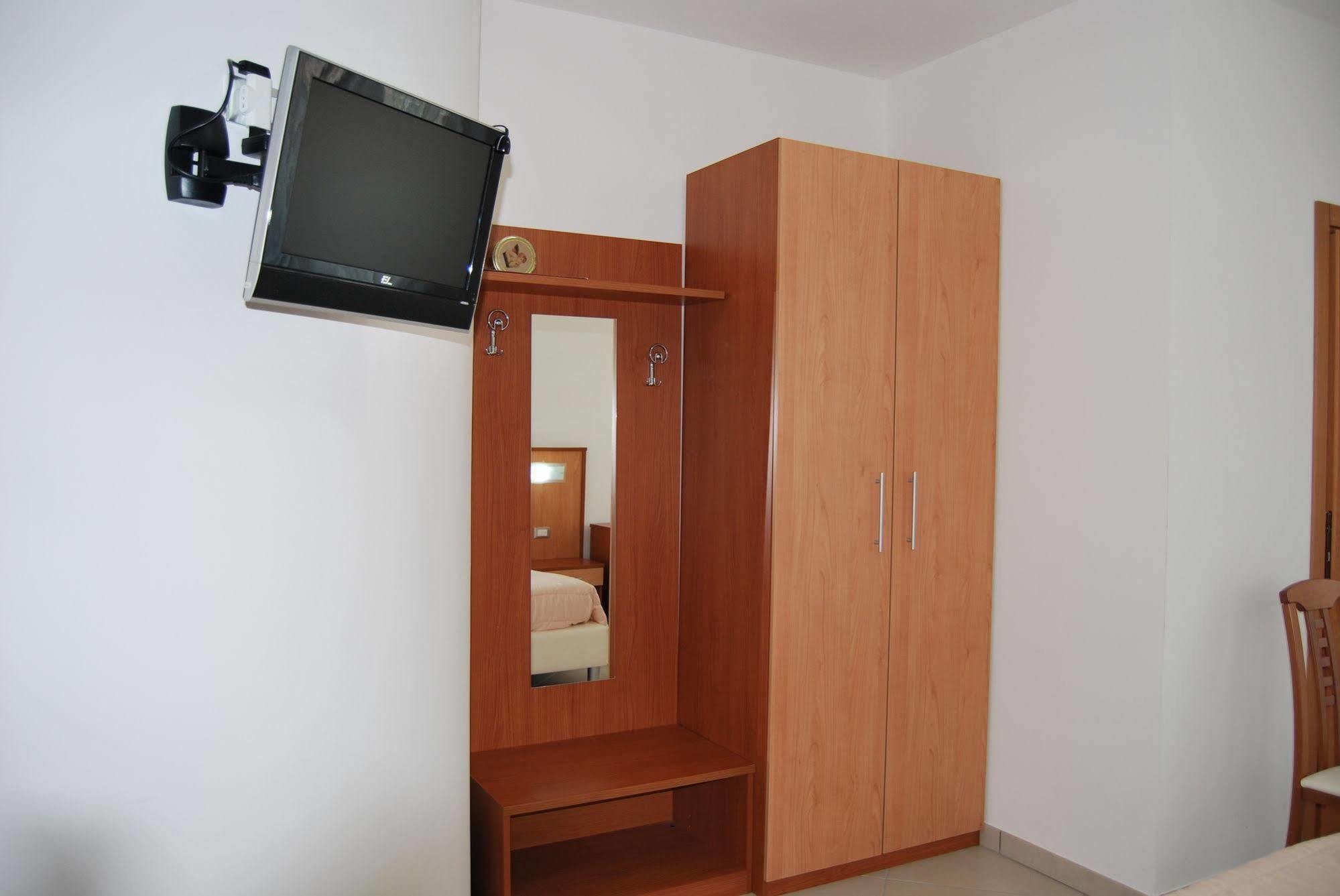 Hotel Europa Nereto Екстер'єр фото