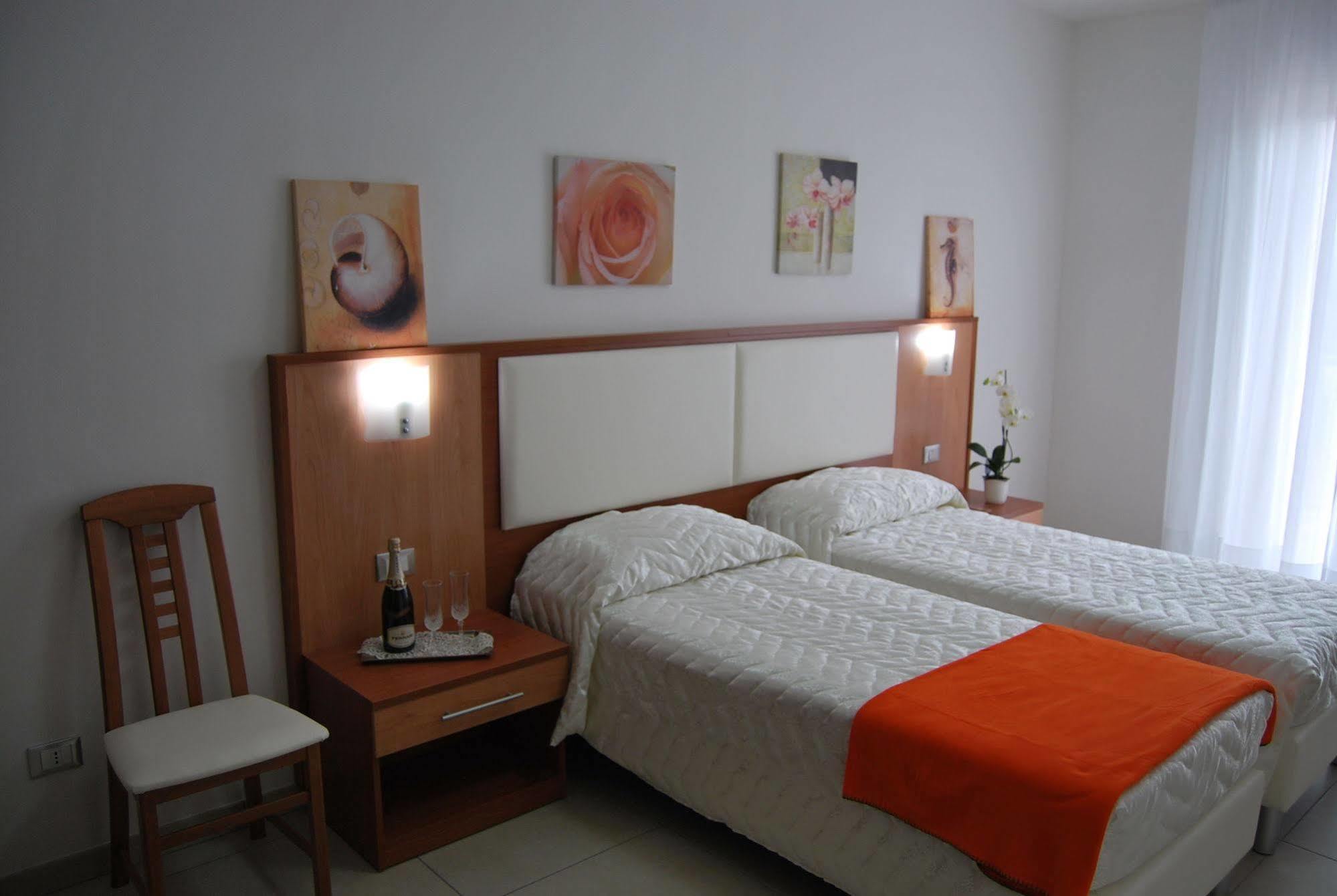 Hotel Europa Nereto Екстер'єр фото