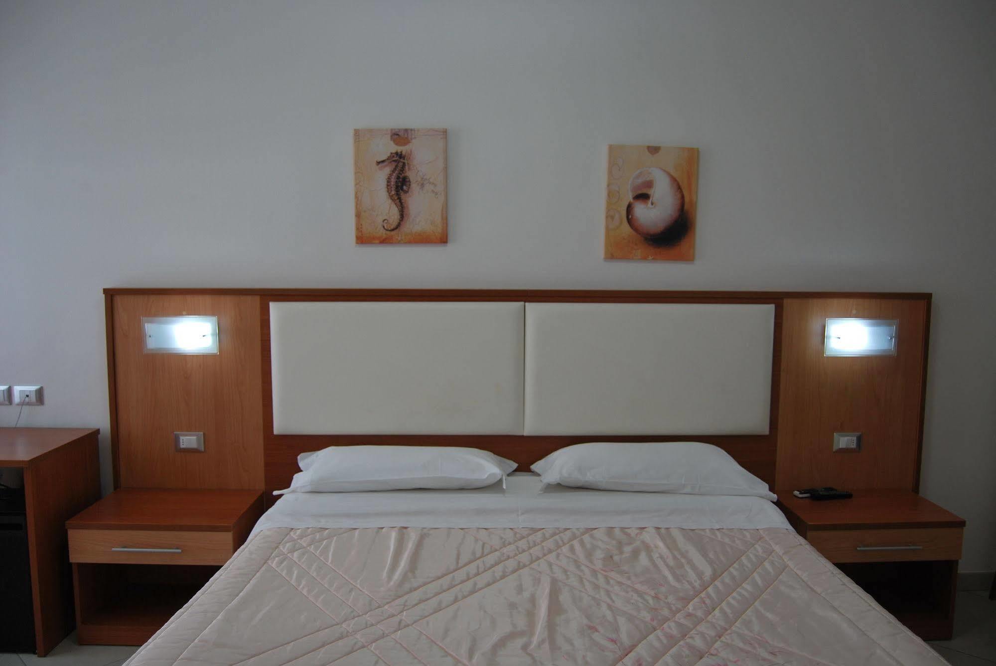 Hotel Europa Nereto Екстер'єр фото